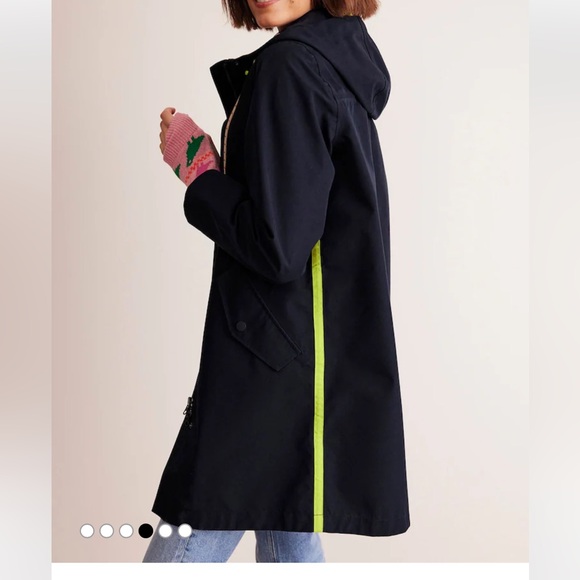 Boden Wells Navy Waterproof Hooded Coat 4 Reg - Picture 2 of 8